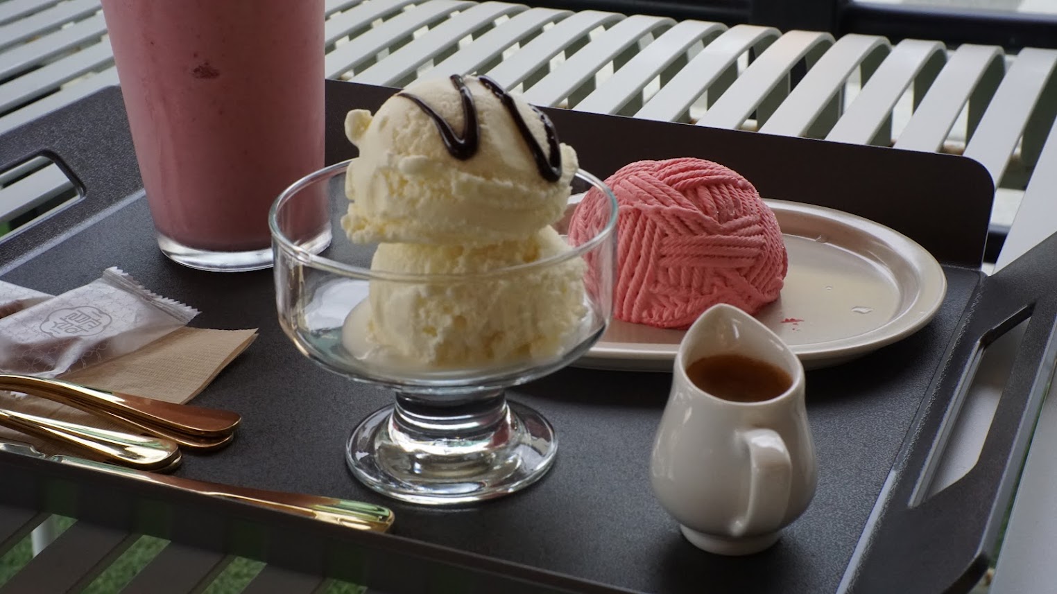 감성적인 인테리어 카페